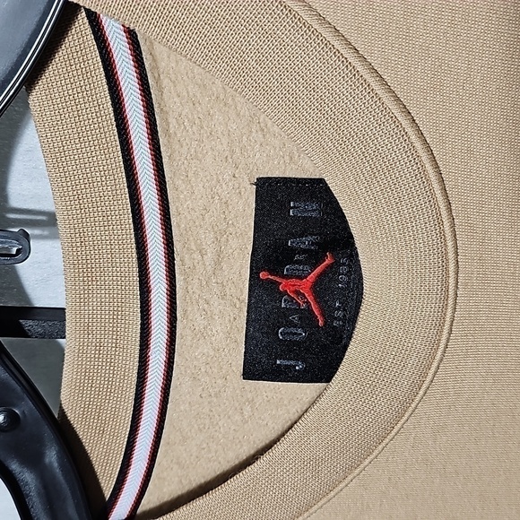 Jordan Essentials Festive Fleece Pullover Sweater Size Medium NWT - Picture 6 of 10